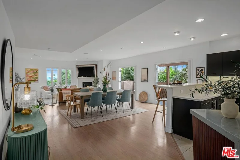 1248 N Laurel Avenue 302, West Hollywood, CA 90046