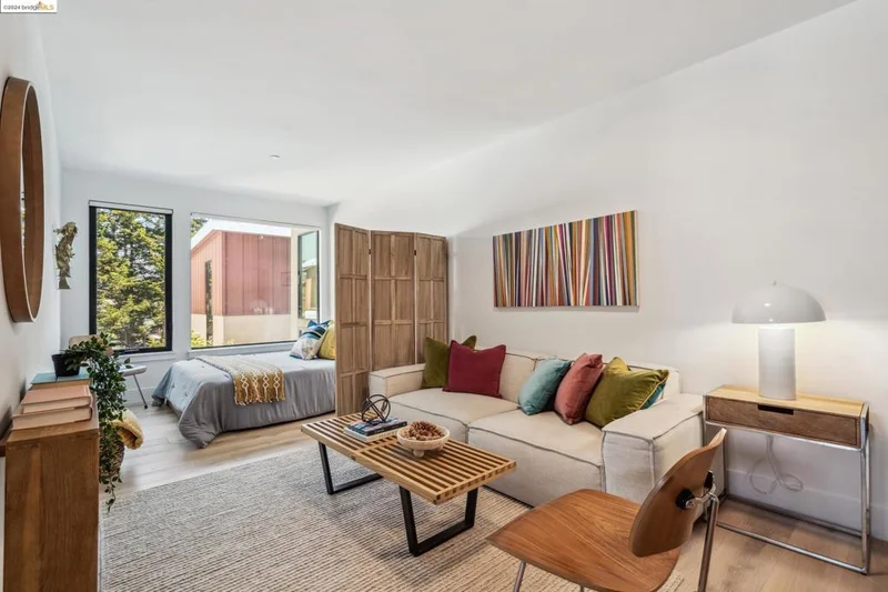 2747 San Pablo Ave 206, Berkeley, CA 94702