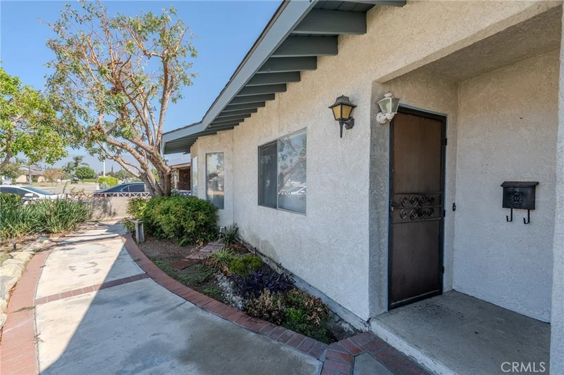 10027 Vernon Avenue, Montclair, CA 91763