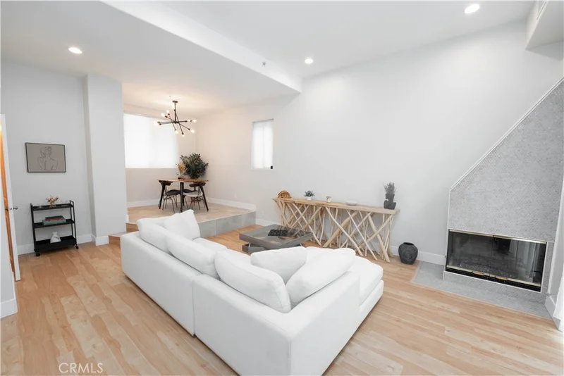 4332 Whitsett Avenue 1, Studio City, CA 91604