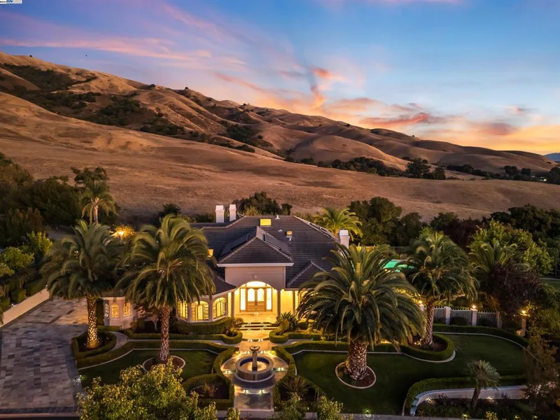 2765 Grapevine Ter, Fremont, CA 94539