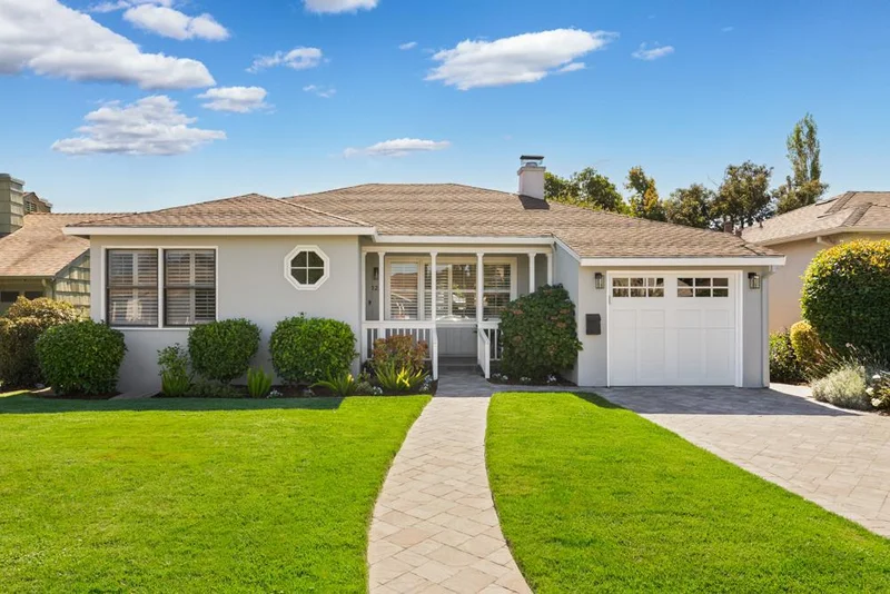 124 Poinsettia Avenue, San Mateo, CA 94403