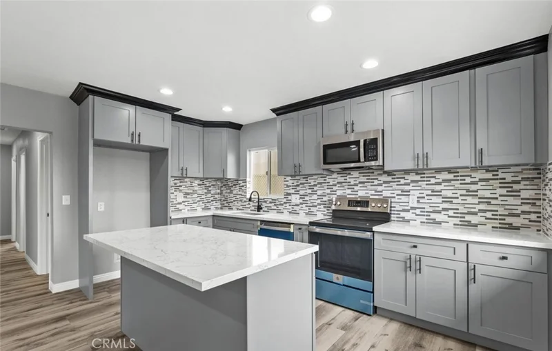 42713 2nd E Street E, Lancaster, CA 93535