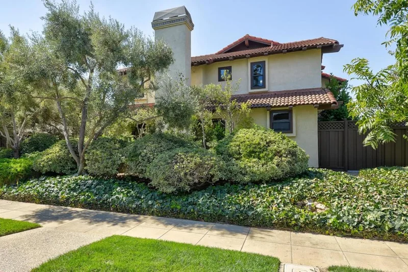 430 Lassen Street 1, Los Altos, CA 94022