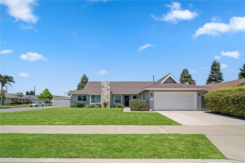 2710 N Cottonwood Street, Orange, CA 92865