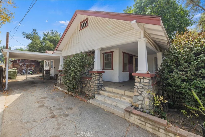 9106 Wheatland Avenue, Sun Valley, CA 91352