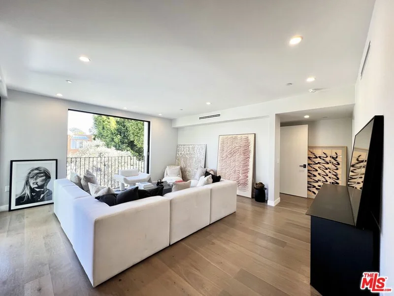 1017 N Croft Avenue 205, Los Angeles, CA 90069