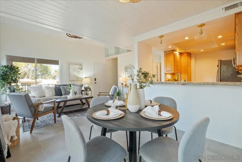 5430 Baltimore Dr 37, La Mesa, CA 91942