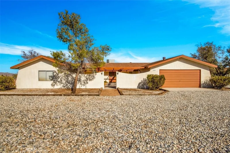 229 Artesia Avenue, Yucca Valley, CA 92284