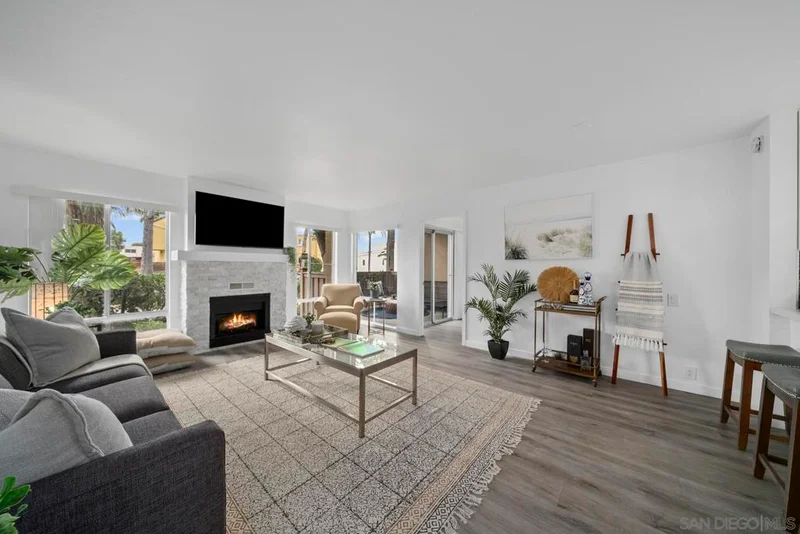4600 Lamont Street 4-116, San Diego, CA 92109