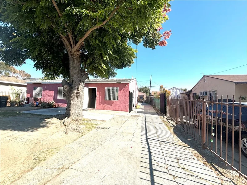 11708 Success Avenue, Los Angeles, CA 90059