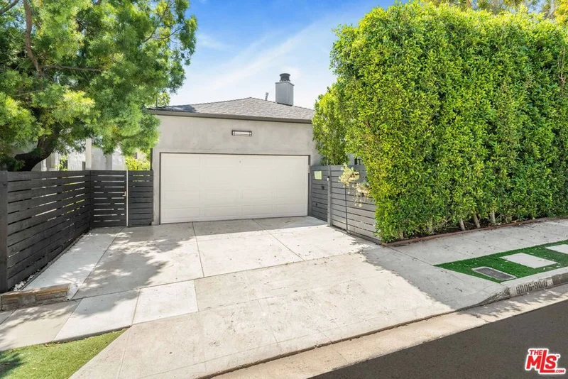 9006 Phyllis Avenue, West Hollywood, CA 90069