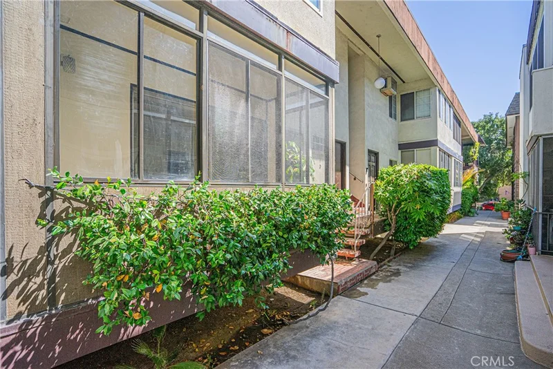 619 E Olive Avenue D, Burbank, CA 91501