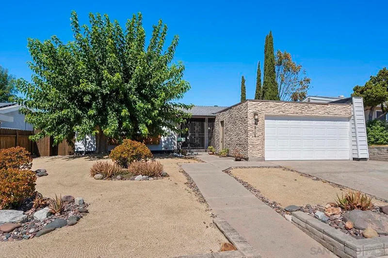8514 Carlton Oaks Drive, Santee, CA 92071