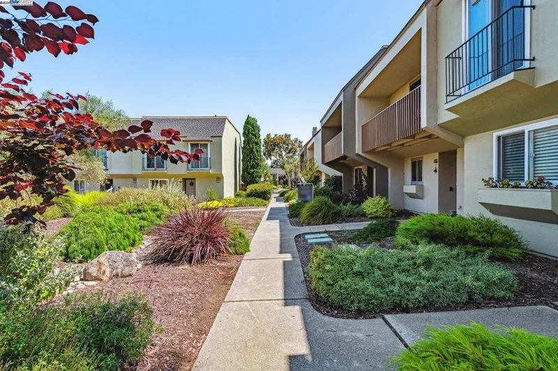 1169 Camino Del Valle, Alameda, CA 94502