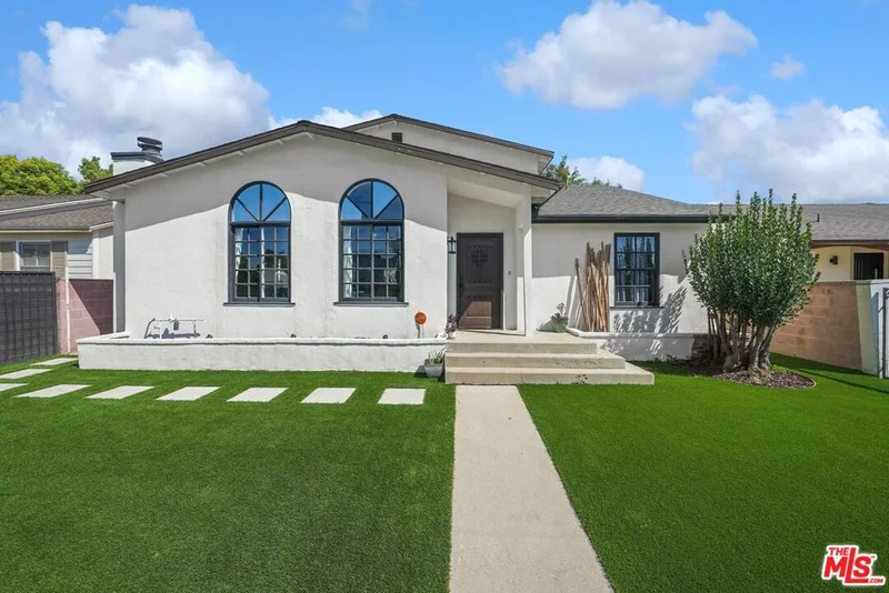 7900 Louise Avenue, Northridge, CA 91325