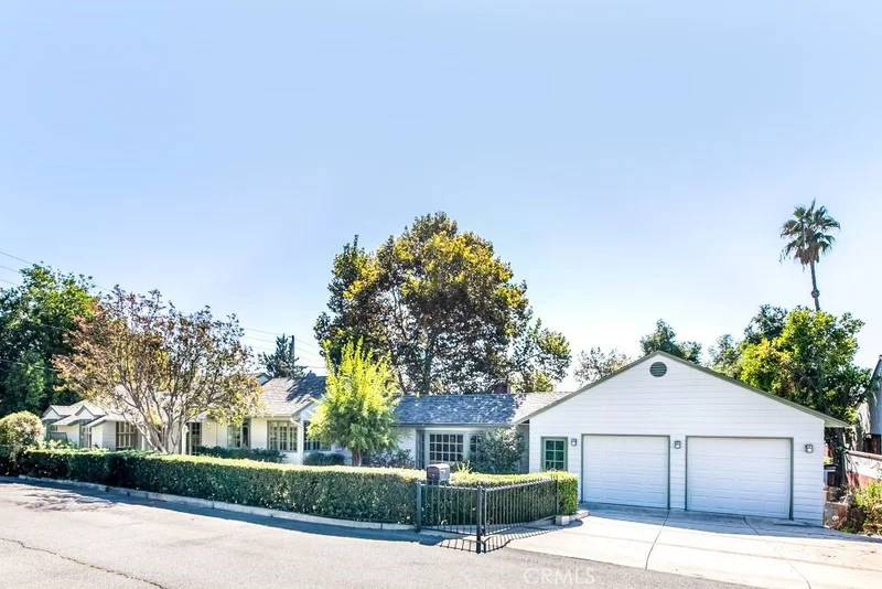 1004 Wiladonda Drive, La Canada Flintridge, CA 91011