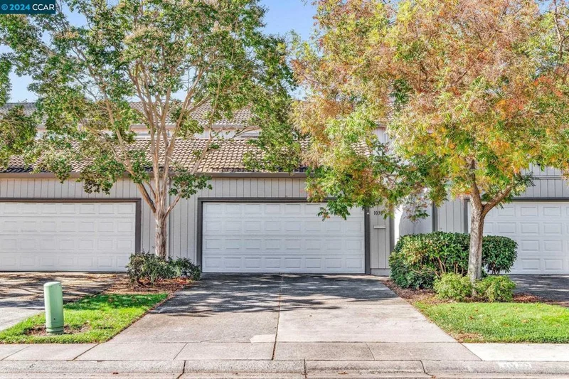 1030 Valley Run, Hercules, CA 94547