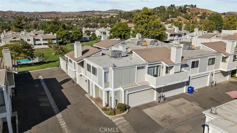 27072 Hidaway Avenue 7, Canyon Country, CA 91351