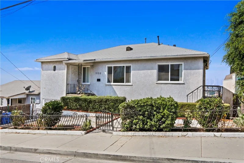 1131 N Hicks Avenue, Los Angeles, CA 90063