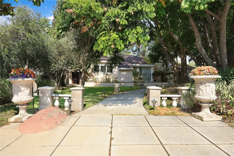 1885 Robin Road, San Marino, CA 91108