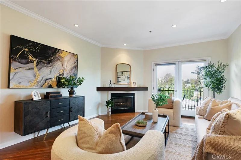 12407 Moorpark Street 205, Studio City, CA 91604