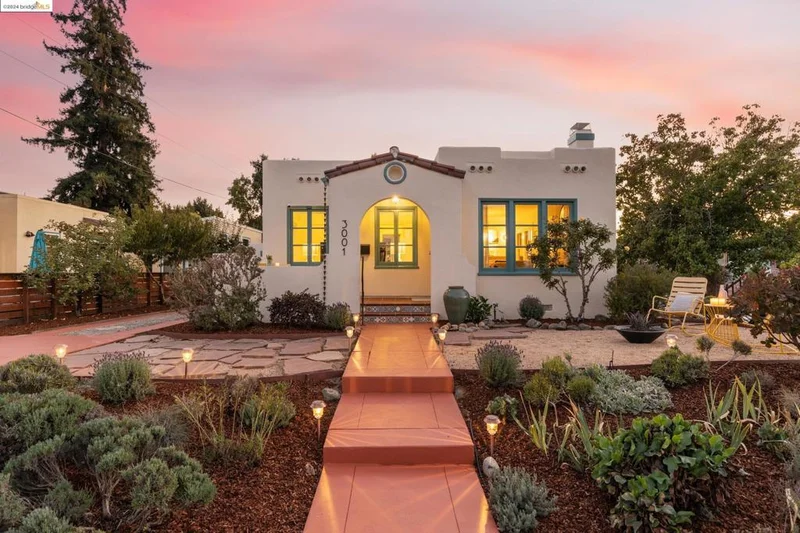 3001 Madeline St, Oakland, CA 94602