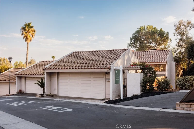 2280 El Capitan Drive, Riverside, CA 92506