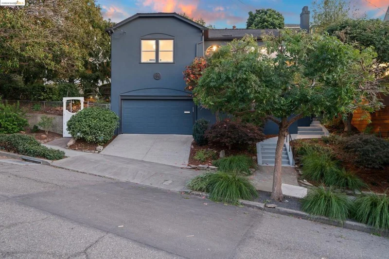 809 Walavista Ave