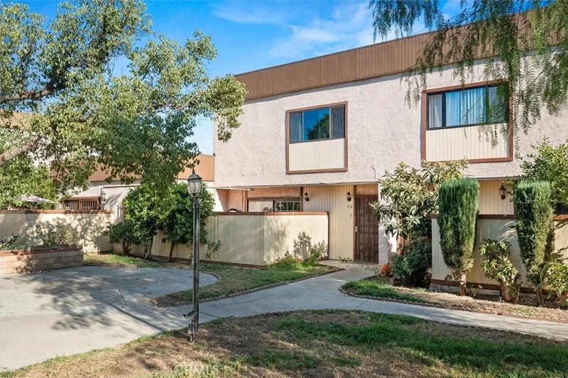 9120 Telfair Avenue 13, Sun Valley, CA 91352