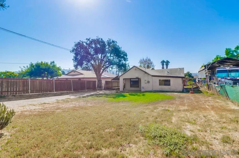 8861 Kenwood Dr, Spring Valley, CA 91977