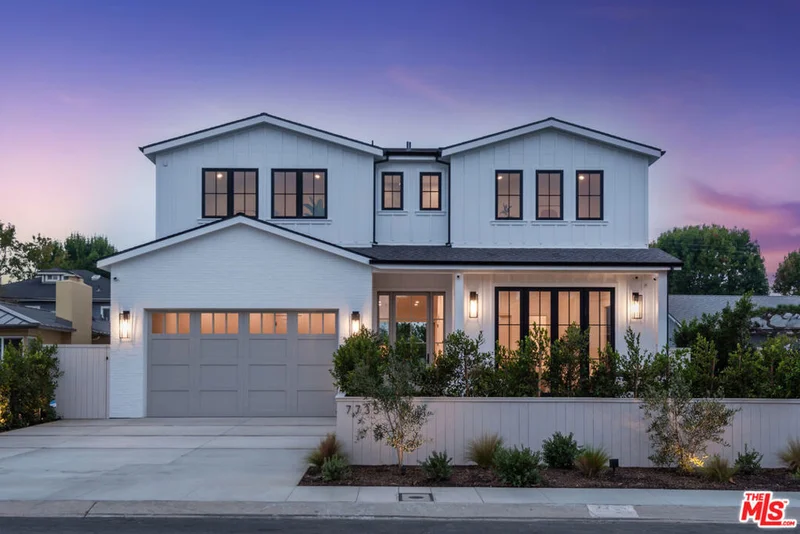 7735 Hosford Avenue, Los Angeles, CA 90045
