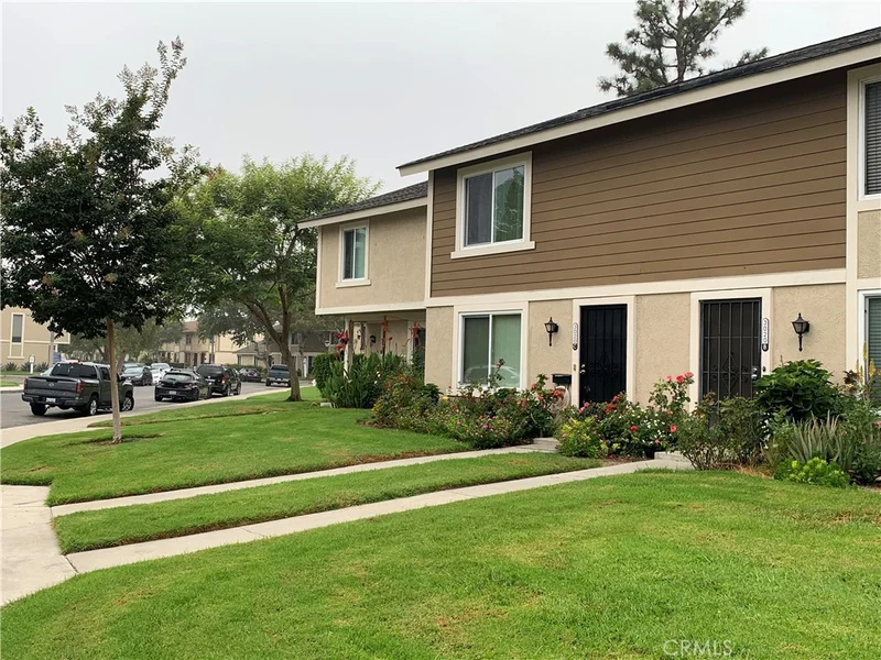 3020 S Sycamore Street B, Santa Ana, CA 92707
