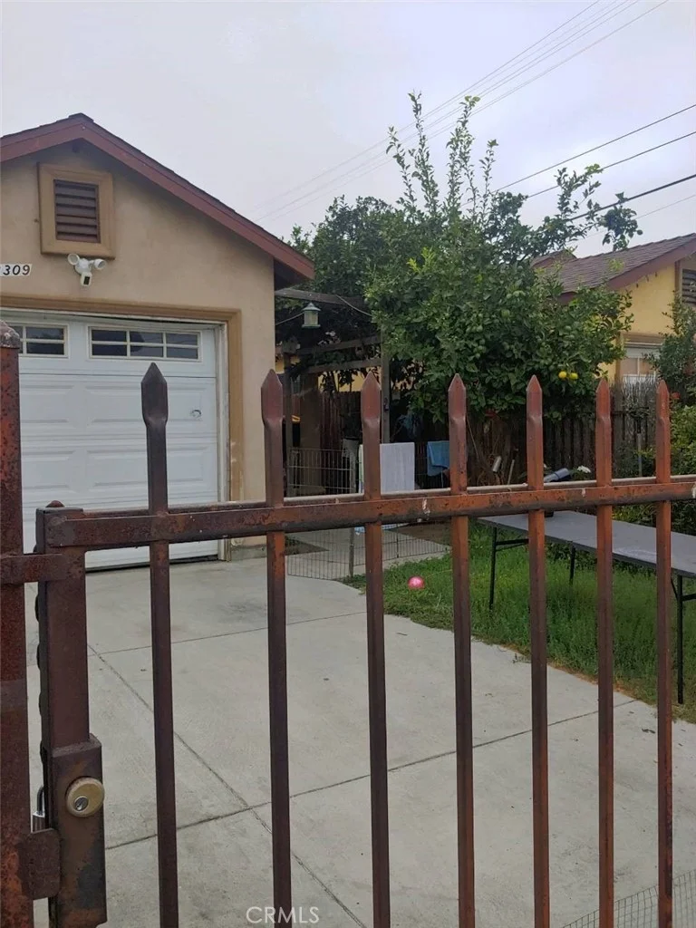 2309 E 108th Street, Los Angeles, CA 90059