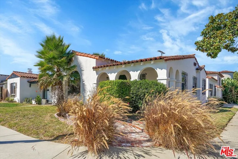 1031 W 82nd Street, Los Angeles, CA 90044