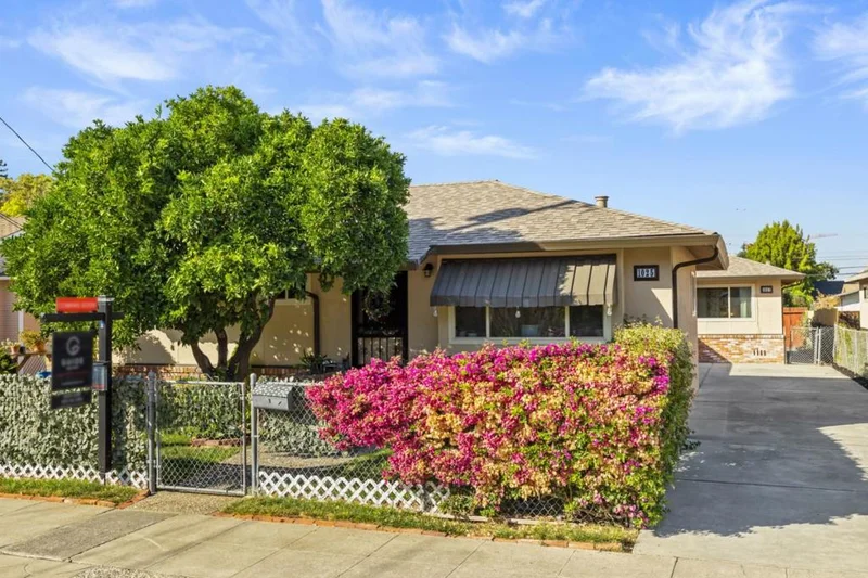 1025 Grand Street, Redwood City, CA 94061