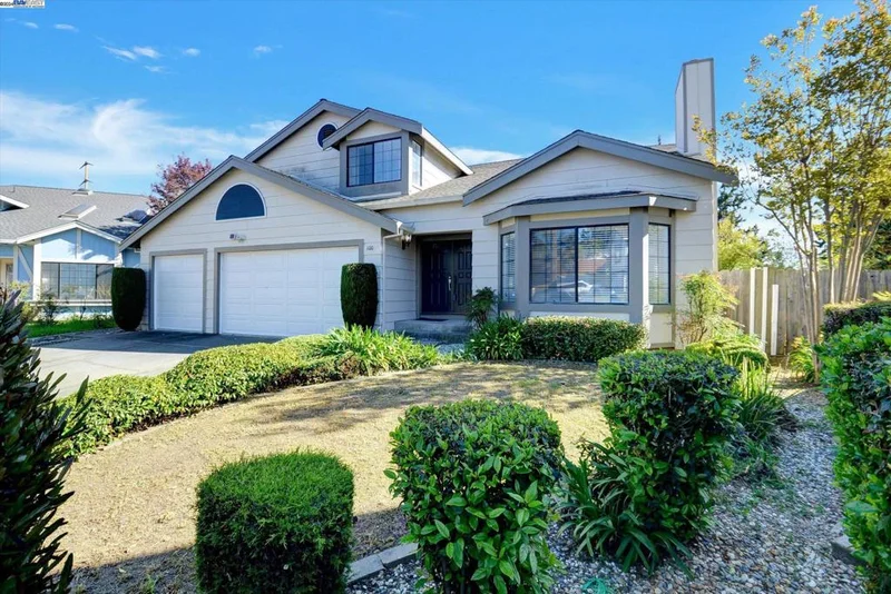100 Kim Ct, Vallejo, CA 94591