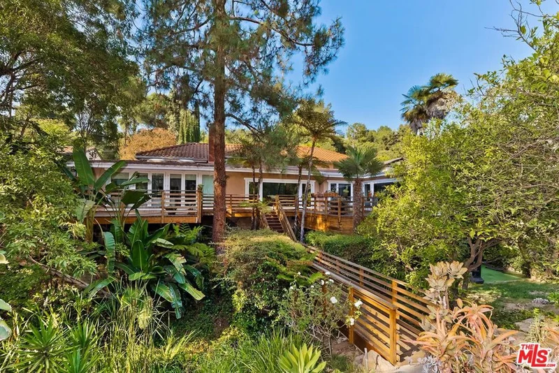 11292 Canton Drive, Studio City, CA 91604