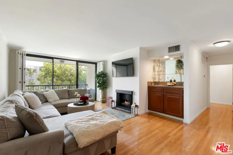 906 N Doheny Drive 316, West Hollywood, CA 90069