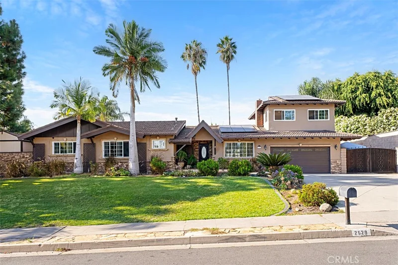 2529 E Villa Vista Way, Orange, CA 92867