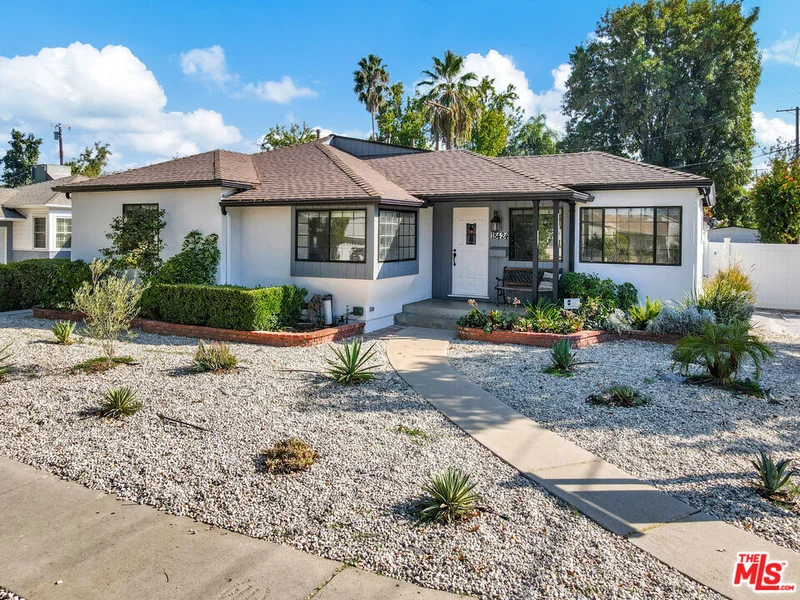 18424 Domino Street, Tarzana, CA 91335
