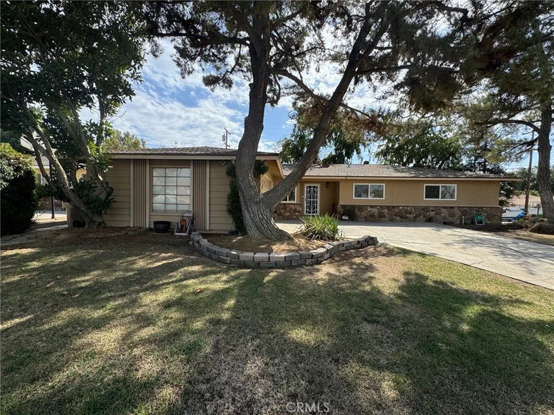 2701 Driller Avenue, Bakersfield, CA 93306