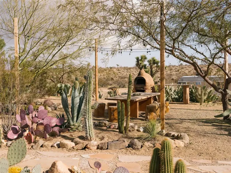 1122 Delgada Road, Yucca Valley, CA 92284