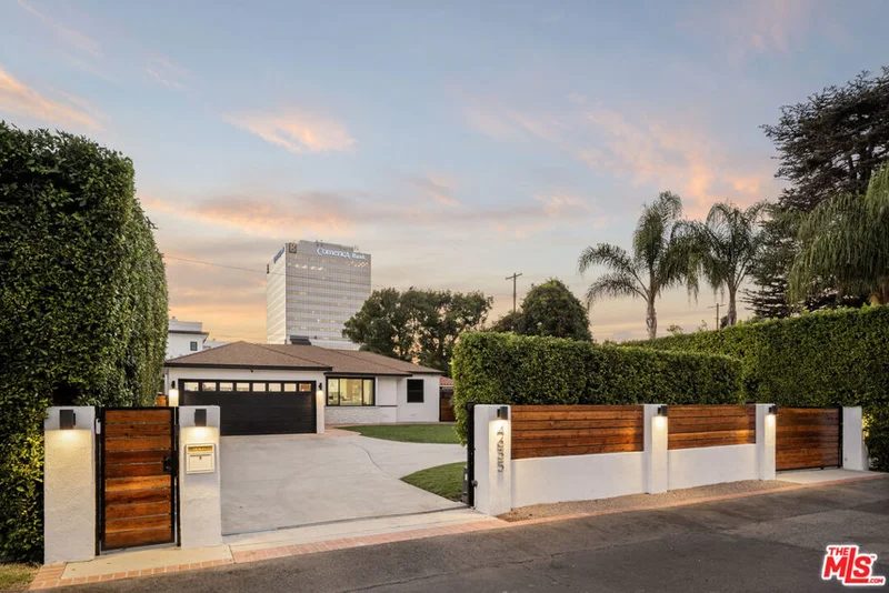 4635 Columbus Avenue, Sherman Oaks, CA 91403