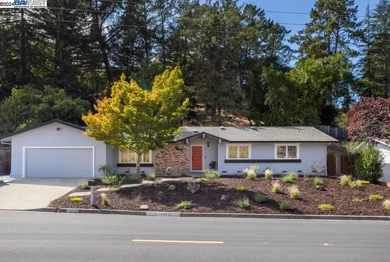 1868 Camino Pablo, Moraga, CA 94556