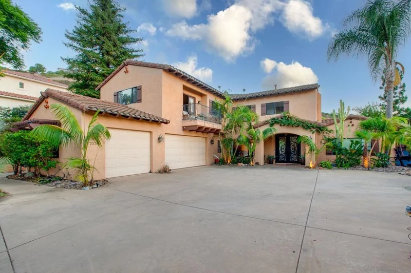 2525 San Clemente Ave, Vista, CA 92084