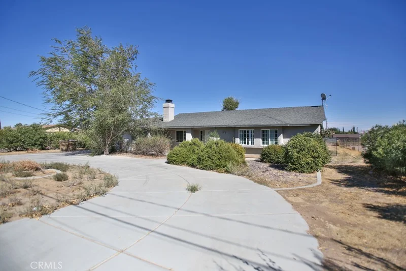 10271 Hemlock Avenue, Hesperia, CA 92345