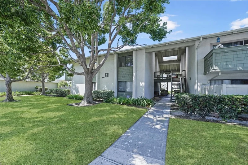 8777 Coral Springs Court 1E, Huntington Beach, CA 92646