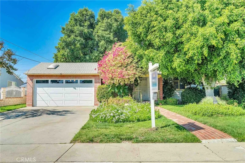 8521 Lennox Ave, Panorama City, CA 91402