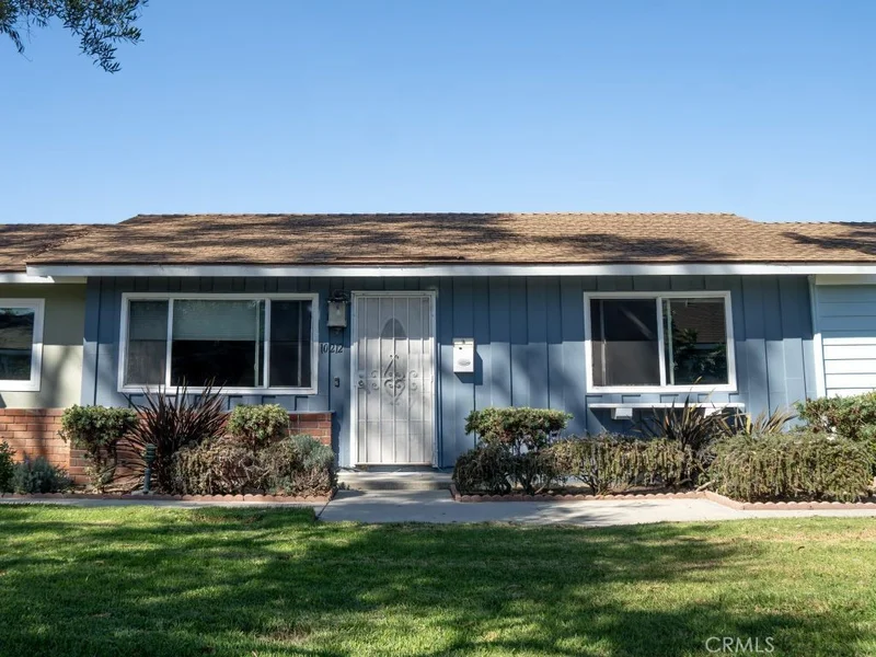 10212 Disney Circle, Huntington Beach, CA 92646